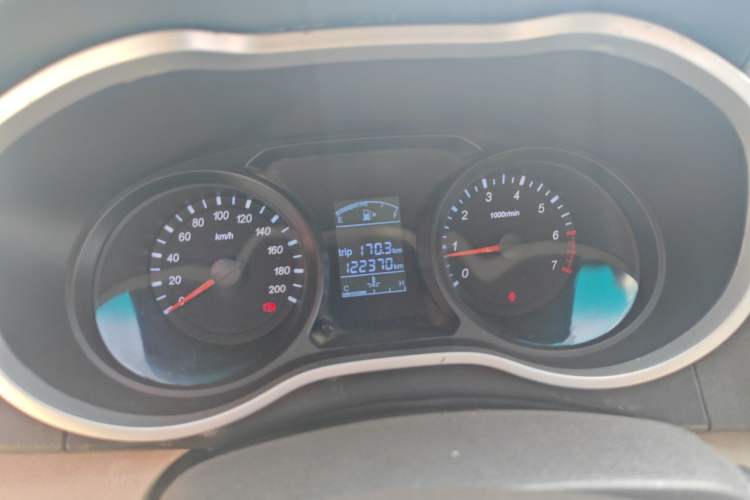 Used Jinbei 750 2015 1.5L Comfort Model
