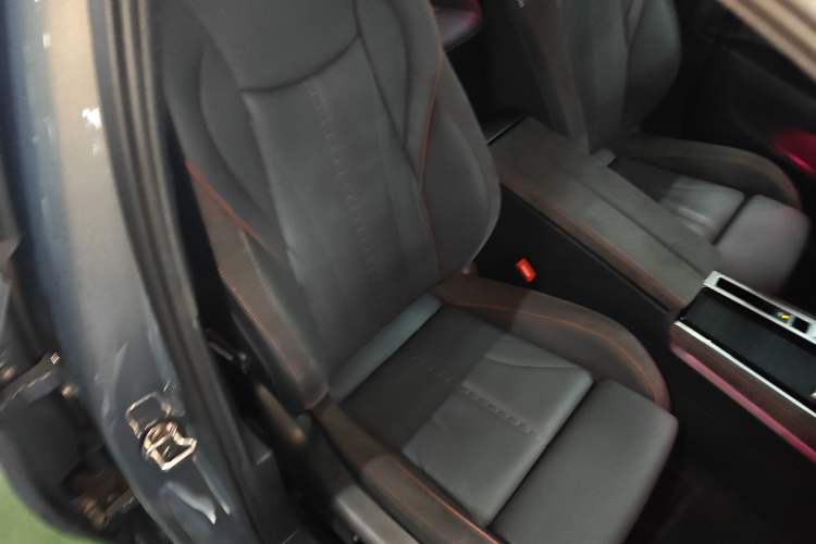 Used Volkswagen Magotan 2024 380TSI DSG Prestige Edition DaMai Package