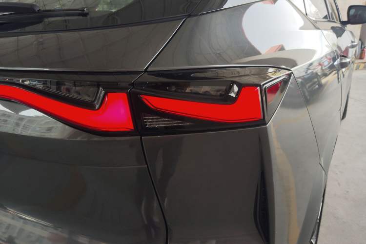 Used CHANGAN OSHAN Z6 2022 Blue Whale 1.5T DCT Smart Edition Right Rear Taillight