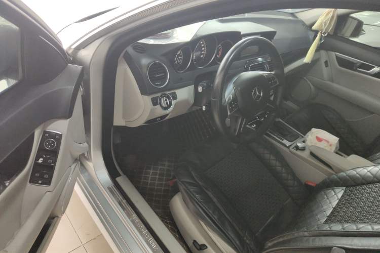 Used Mercedes-Benz C-Class 2013 C 180 Classic Grand Edition