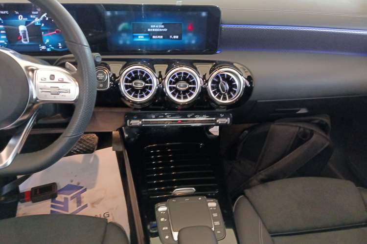 Used Mercedes-Benz A-Class 2022 Revised Version A 200 L Sport Sedan Fashionable Style Audio And AC Panel