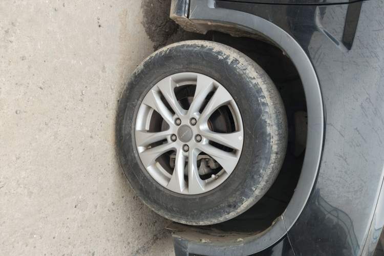 Used Haval H6 2014 Sport Version 1.5T Manual Two-Wheel Drive Elite Edition Right Front Wheel Hub