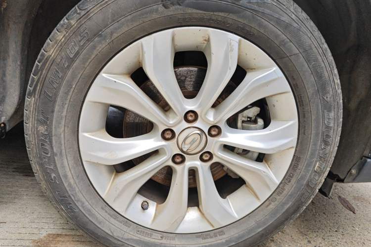 Used GAC Trumpchi GS5 Super 2015 2.0L Automatic Two-Wheel Drive Elite Edition Right Front Wheel Hub