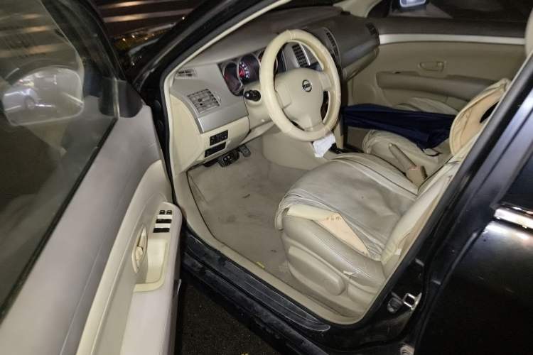 Used Nissan Sylphy 2012 Classic 1.6XE Automatic Comfort Edition Driver Seat