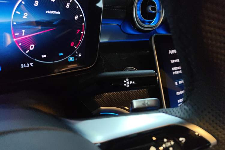 Used Mercedes-Benz C-Class 2025 C 260 L Sport Edition Gear Lever