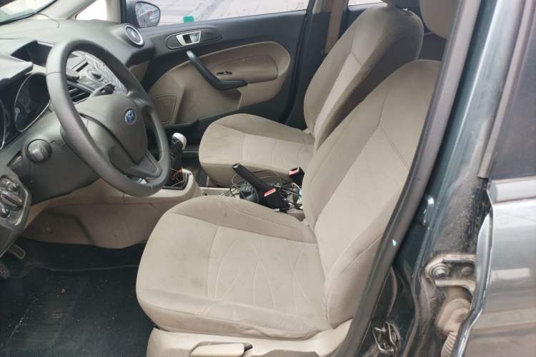 Used Ford Fiesta 2013 Sedan 1.5L Manual Fashion Edition
