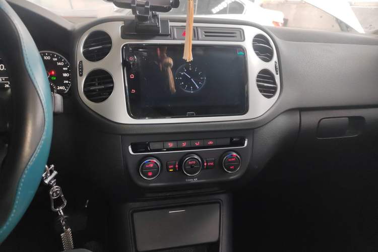 Used Volkswagen Tiguan 2017 300TSI Automatic Two-Wheel Drive Silk Road Comfort Edition
