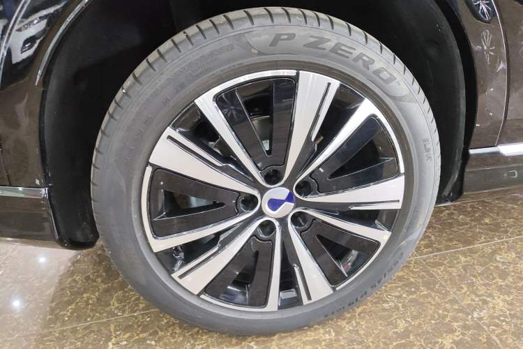 Used Denza N7 2025 702 Intelligent Driving Dual-Laser Luxury Edition Right Rear Wheel Hub