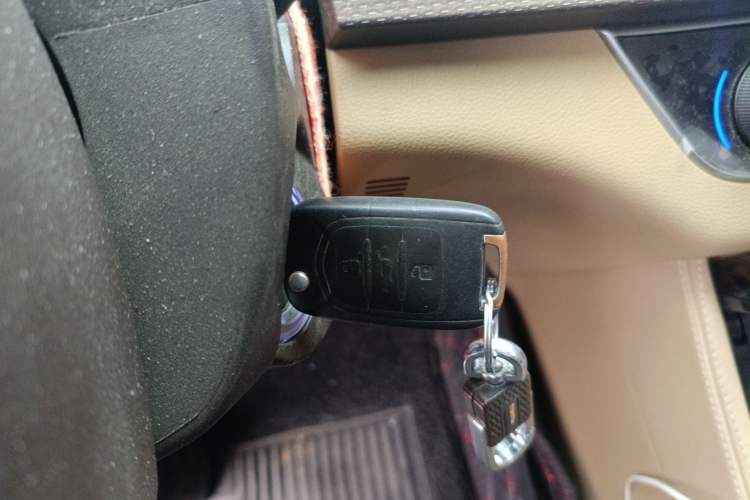 Used Baojun 730 2017 1.5T Manual Style 7 Seats China V