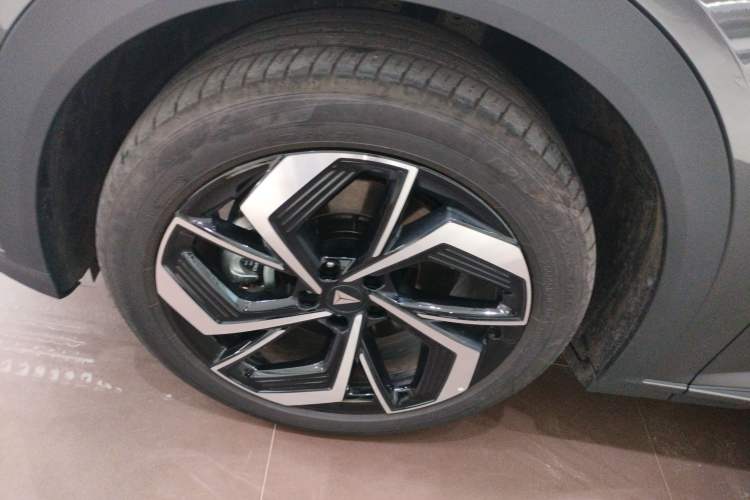 Used Deepal S07 2025 215Max Deep Blue Intelligent Driving AD PRO Range-Extended Version
