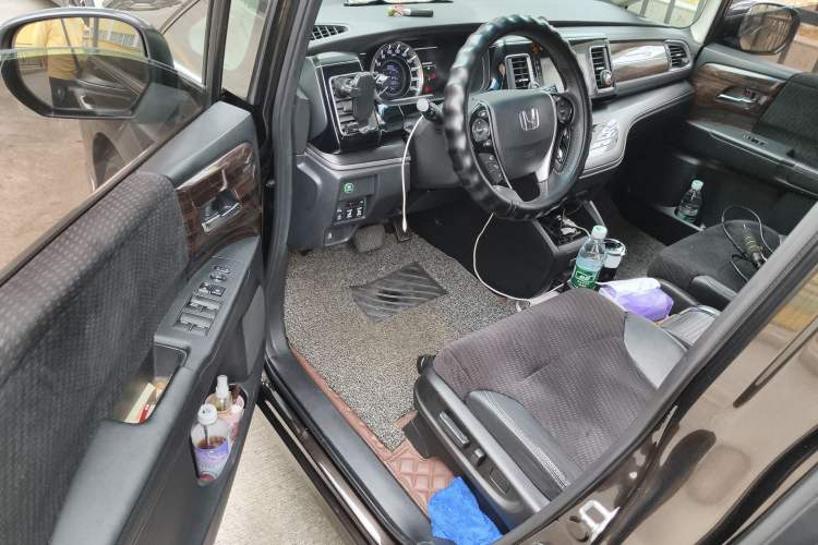 Used Honda Elysion 2016 2.4L Comfort Edition
