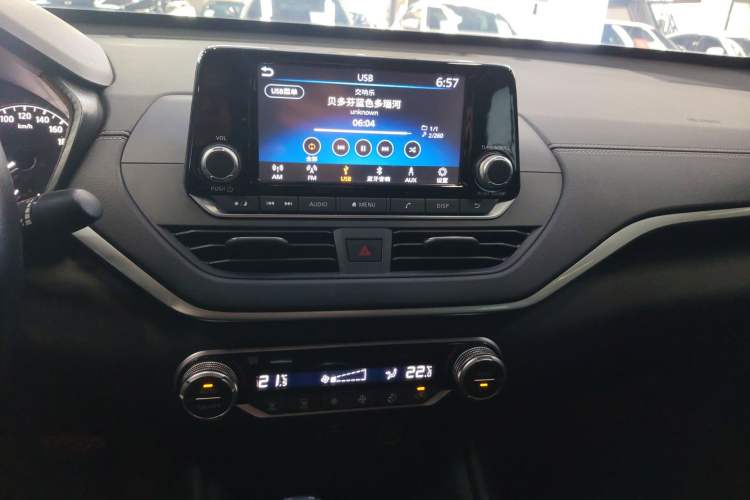 Used Nissan Teana 2019 2.0L XL Comfort Edition Audio And AC Panel