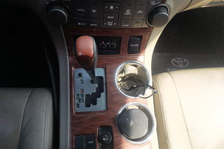 Used Toyota Highlander 2009 2.7L Two-Wheel Drive 7-Seater Supreme Edition
