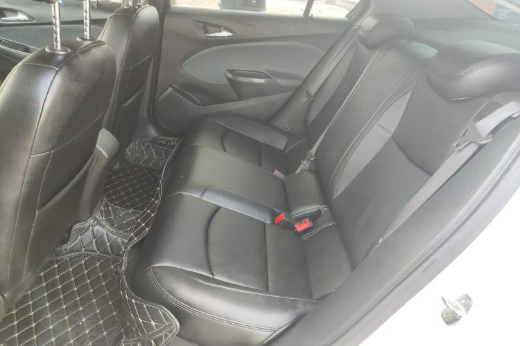 Used Chevrolet Cruze 2018 320 Automatic Pioneer Sunroof Edition