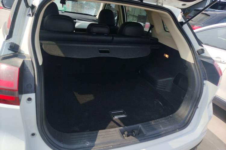 Used Geely Auto Emgrand X7 Sport 2020 1.8TD DCT Two-Wheel Drive Smart Connect 4G-Enabled Version Trunk