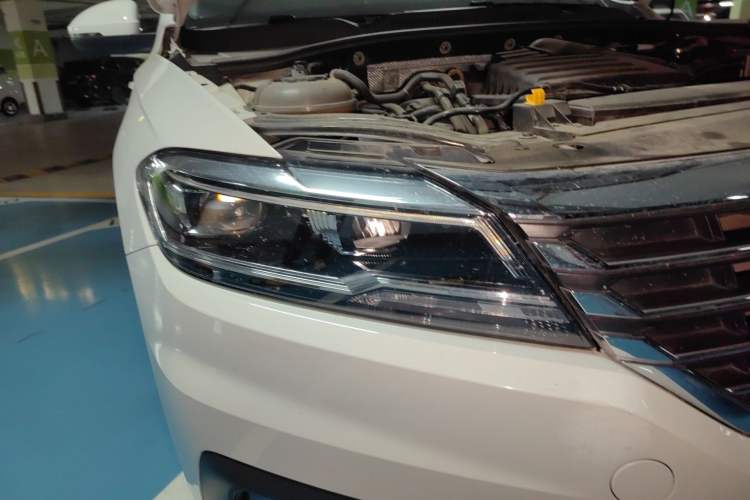 Used Volkswagen Lavida 2021 280TSI DSG Comfort Edition Right Front Headlight