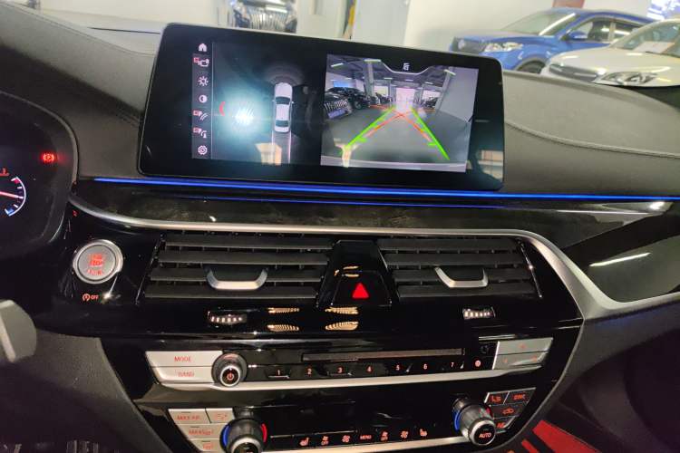 Used BMW 5 Series 2019 Facelifted 530Li Leading Edition M Sport Package