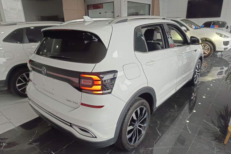 Used Volkswagen Tacqua 2021 280TSI DSG R-Line Connected Version Rear Right 45 Deg