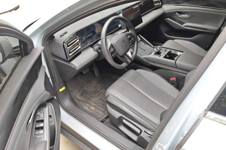 Used BYD Qin L 2024 DM-i 80KM Leading Model
