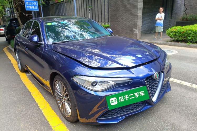 Used Alfa Romeo Giulia 2017 2.0T 200HP Luxury Edition
