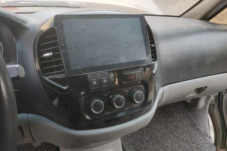 Used FORTHING Lingzhi 2017 Restyled M3L 1.6L 7-Seater Comfort Version