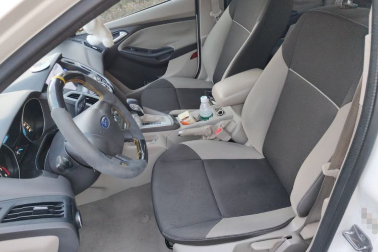 Used Ford Focus 2012 Sedan 1.6L Automatic Comfort Model
