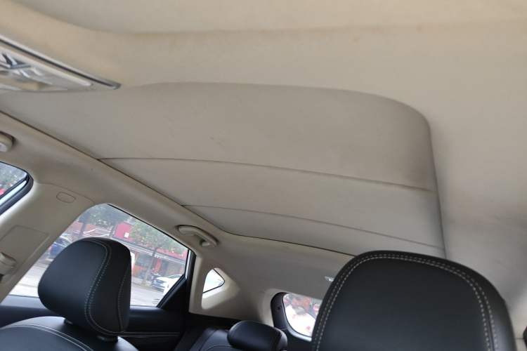 Used Geely Auto Emgrand GS 2016 Elegant Edition 1.3T Automatic LingShang Model Headliner