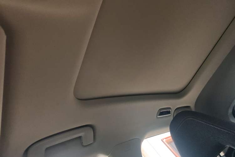 Used Lynk & Co 06 EM-P 2022 PHEV 84 km Range Pro Version Headliner