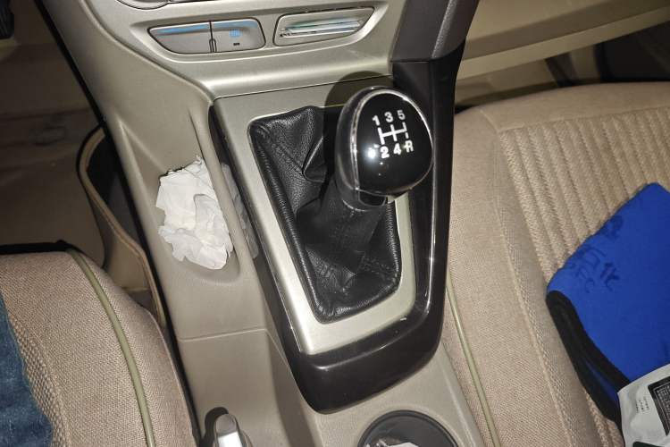 Used Ford Focus 2012 Sedan 1.6L Manual Fashion Edition
