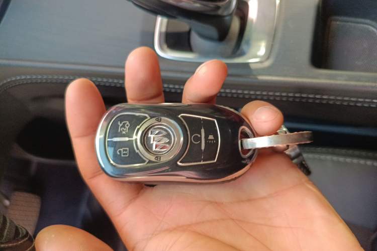 Used Buick LaCrosse 2022 652T Luxury Version Vehicle Key