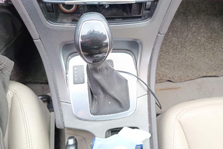 Used Ford Mondeo 2011 2.3L Fashion Edition Gear Lever