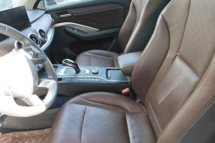 Used Wey VV6 2021 2.0T Two-Wheel Drive Smart Plus