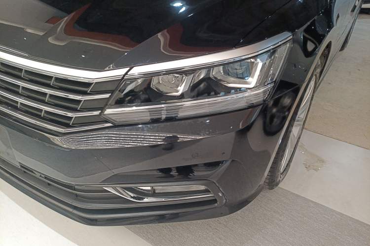 Used Volkswagen Passat 2017 330TSI DSG Luxury Edition Left Front Headlight