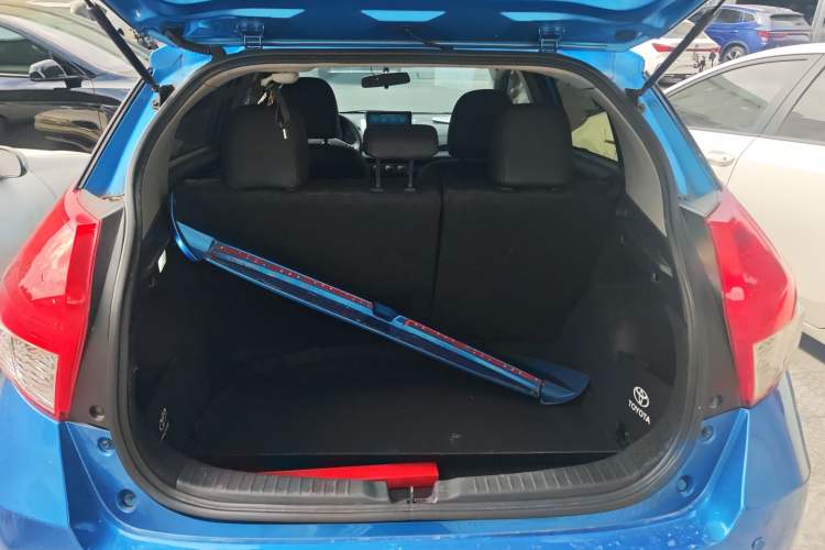 Used Toyota YARiS L Zhi Xuan 2015 1.5E Automatic Charm Edition
