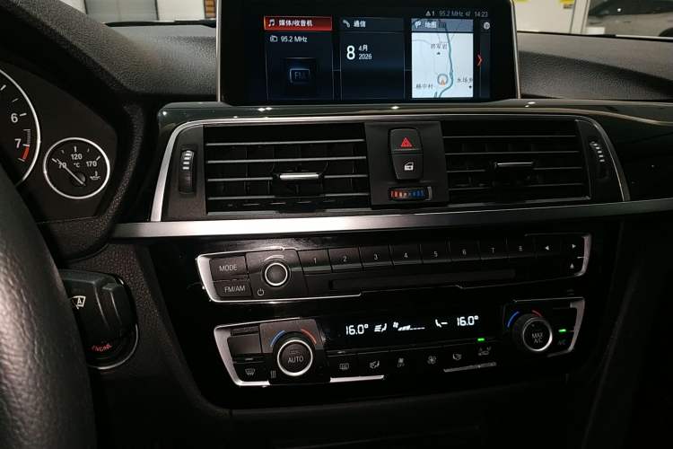 Used BMW 3 Series 2016 320Li Ambition Model Audio And AC Panel