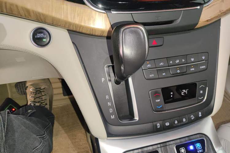 Used Buick GL8 2017 ES 28T Comfort Model China V Standard
