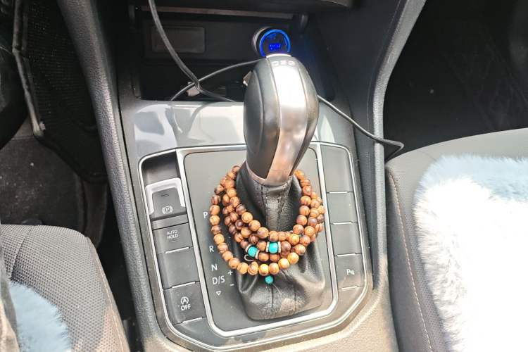 Used Volkswagen Golf Sportsvan 2016 230TSI Automatic Trend Edition Gear Lever