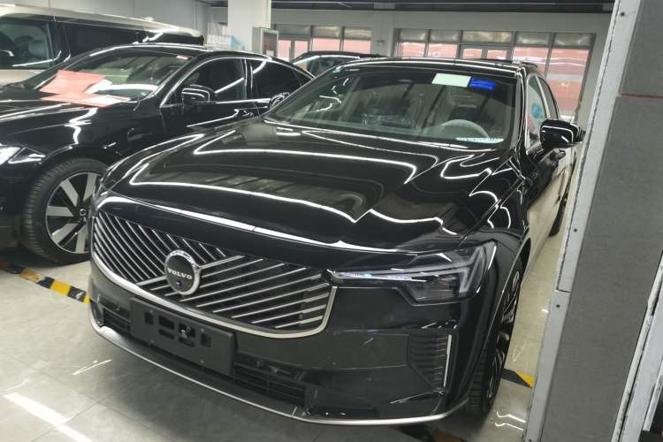 Used Volvo S90 2026 B5 Zhiyuan Luxury Edition
