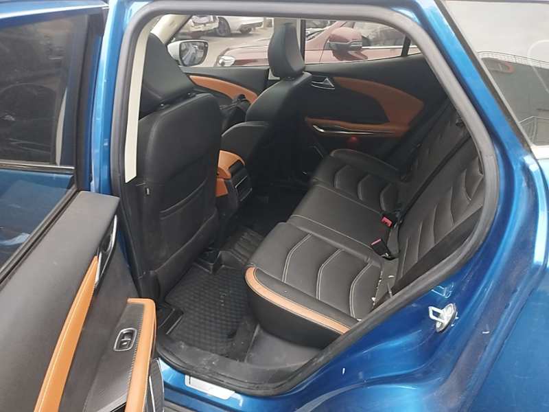 Used Zotye T300 2017 1.5T CVT Flagship Model Two-Tone — 18