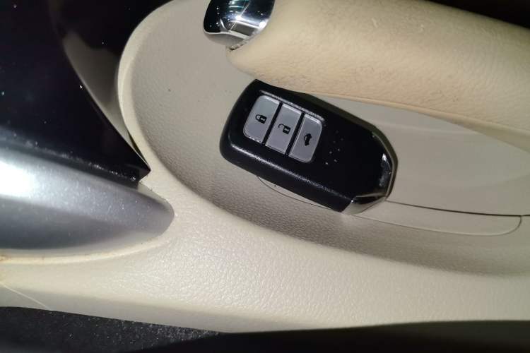 Used Honda Crider 2015 1.8L automatic luxury edition
