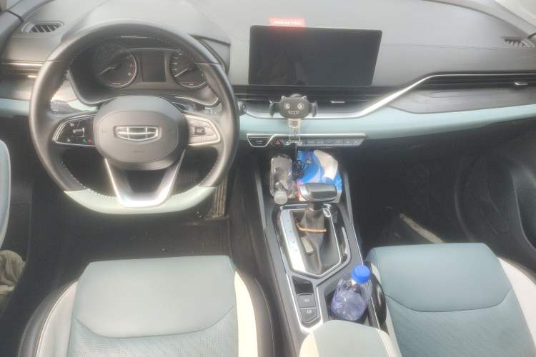 Used Geely Auto Emgrand S 2022 1.4T CVT Crossover Player Edition Center Console