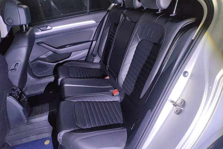 Used Volkswagen Magotan 2019 330TSI DSG Leading Edition China V Standard