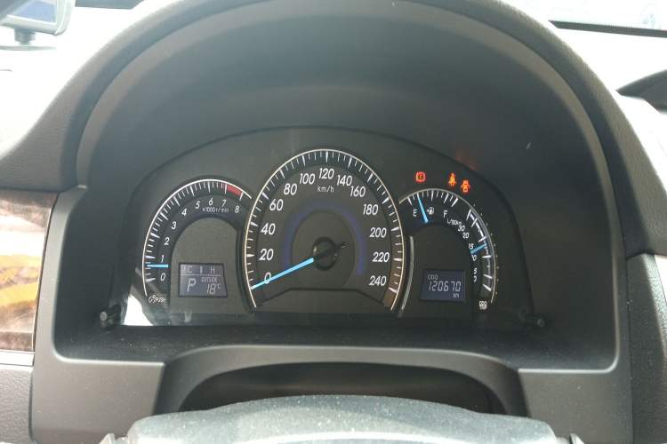 Used Toyota Camry 2016 2.0G 10th Anniversary Leading Edition
