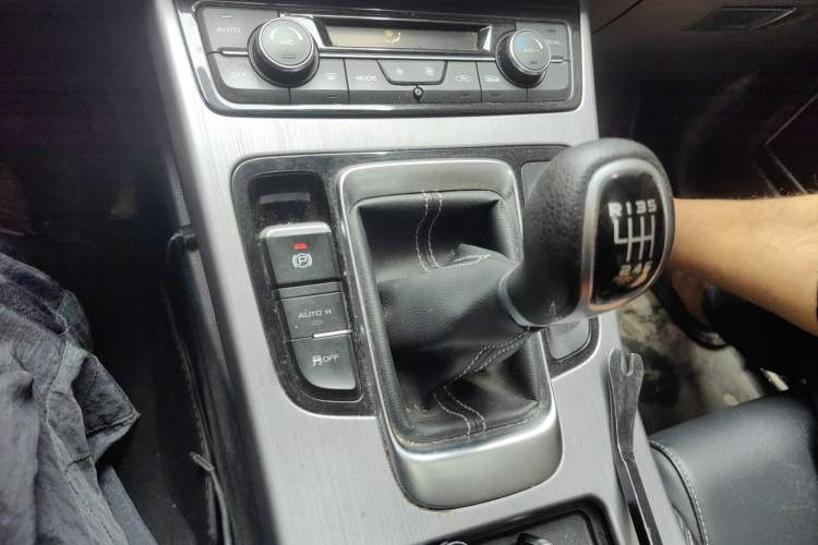 Used Geely Auto Emgrand X7 Sport 2021 Million Edition 1.8TD Manual Two-Wheel Drive Comfort Model