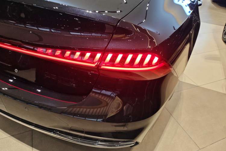 Used Audi A7L 2024 45 TFSI quattro Luxury Edition Right Rear Taillight