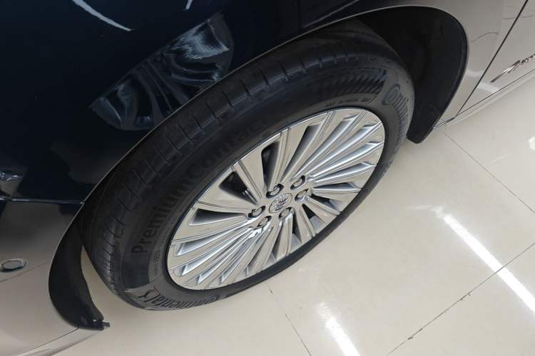 Used Buick Century 2023 2.0T Four-Seat Private Edition Left Front Wheel Hub