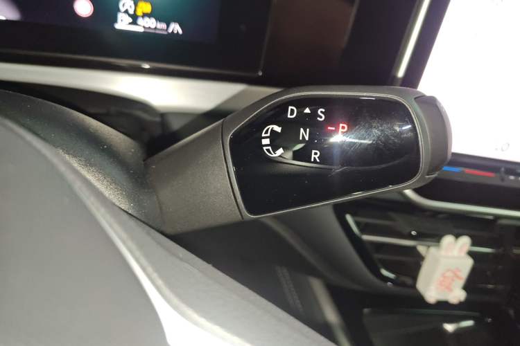 Used Volkswagen Passat 2025 Pro 380TSI Dragon Glory Edition Gear Lever