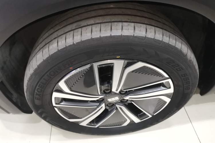 Used Geely Galaxy Xingjian 7 EM-i 2025 120km Exploration+ Version
