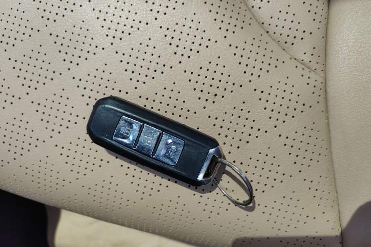 Used Baojun 730 2017 1.8L iAMT Prestige Version 7 Seats Vehicle Key