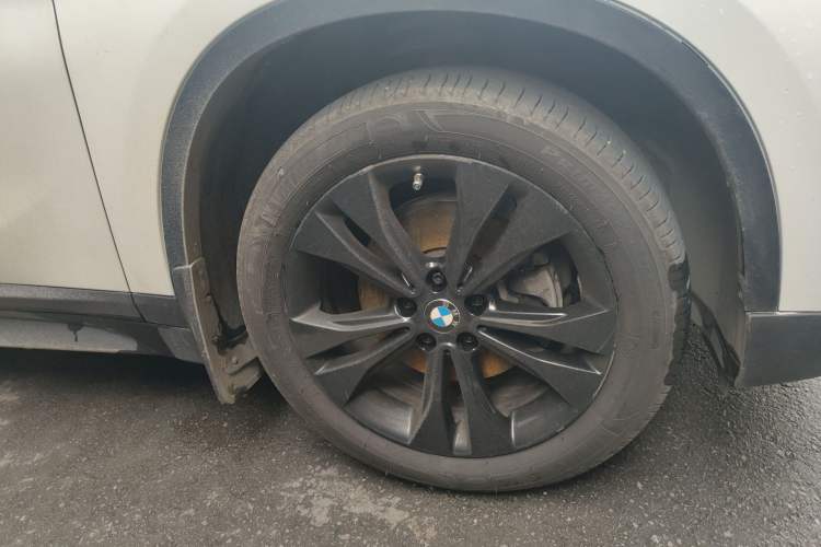 Used BMW X1 2021 Restyled sDrive20Li Fashion Version Right Front Wheel Hub